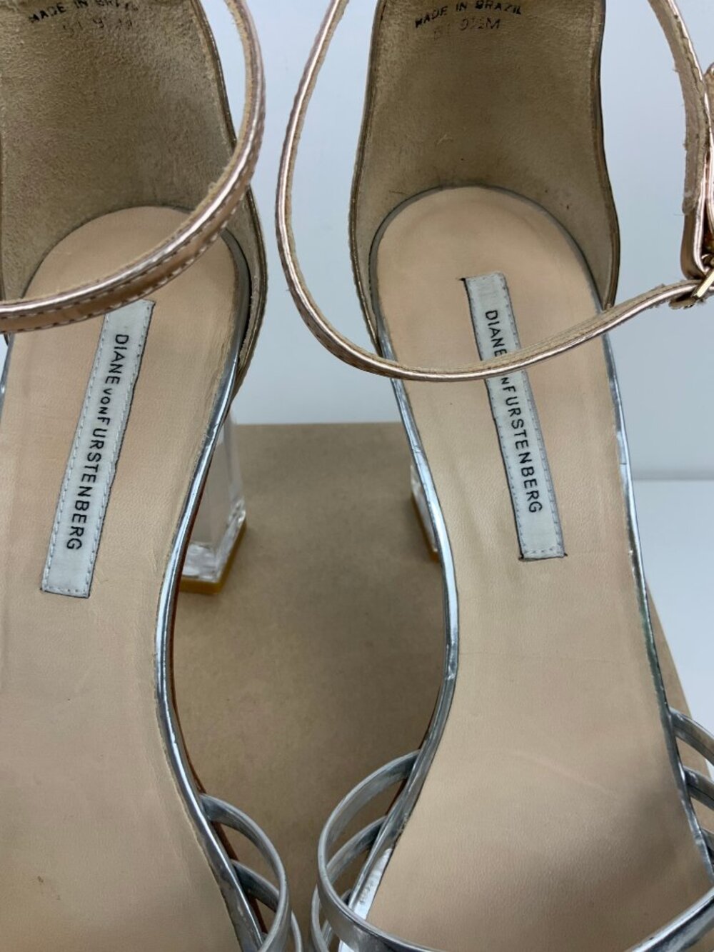 Diane von Furstenberg Ibiza Clear Heeled Strappy Metallic Silver Sandals Sz 9.5M - Picture 2 of 15
